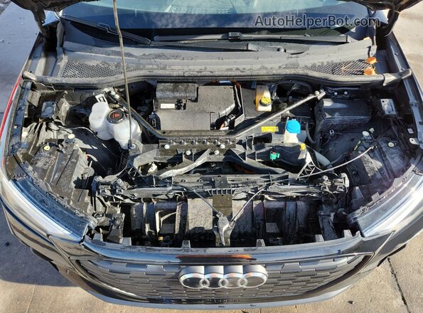 WA132BFZ6NP016558 2022 AUDI Q4 Black Vista del compartimento del motor