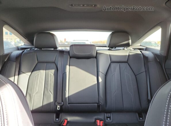 WA132BFZ6NP016558 2022 AUDI Q4 Black Vista de los asientos traseros