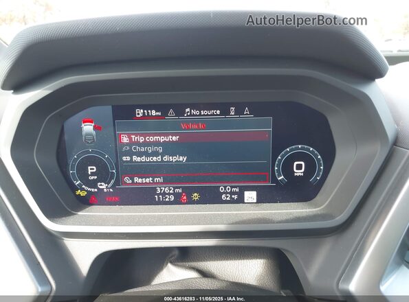 WA13UBFZ0SP026606 2025 AUDI Q4 Blue 