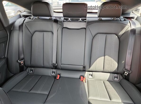 WA13UBFZ5RP083670 2024 AUDI Q4 Синий Вид задних сидений