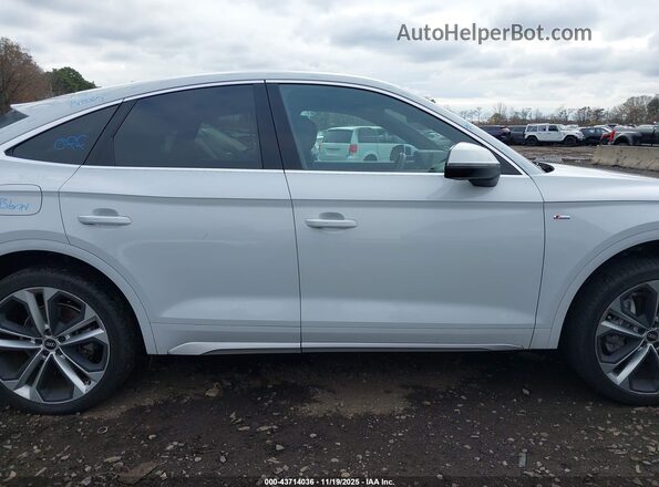 WA15AAFYXM2071278 2021 AUDI Q5 White Vista interior trasera