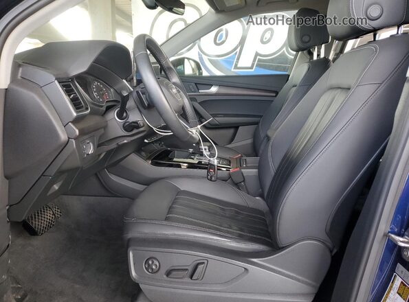 WA1AAAFY8M2124784 2021 AUDI Q5 Blue Front interior view