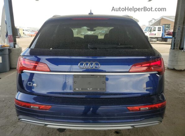 WA1AAAFY8M2124784 2021 AUDI Q5 Blue Rear view