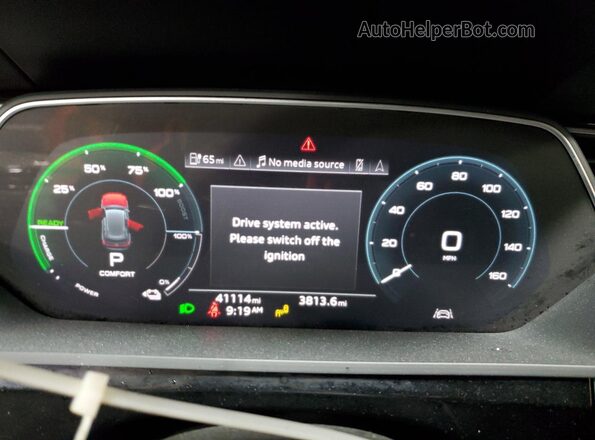 WA1AAAGE2NB019647 2022 AUDI E-TRON Синий Вид щитка приборов