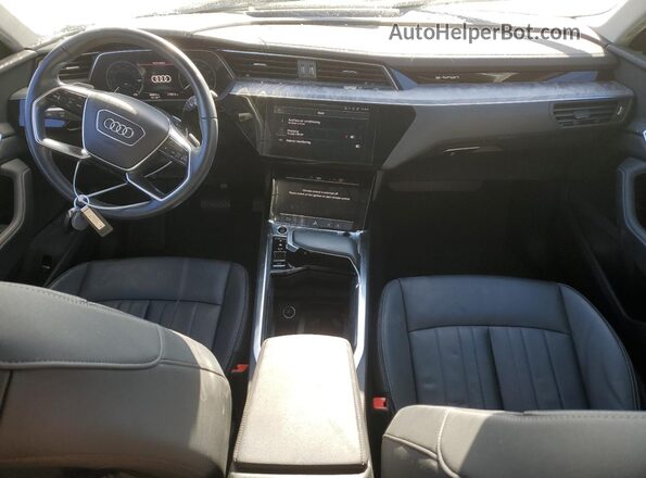 WA1AAAGE6NB012037 2022 AUDI E-TRON Белый Вид панели приборов