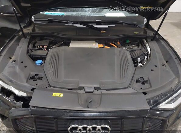 WA1AAAGE8MB008070 2021 AUDI E-TRON Black Вид ззаду