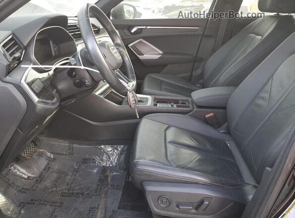 WA1AECF32K1079977 2019 AUDI Q3 Black Front interior view