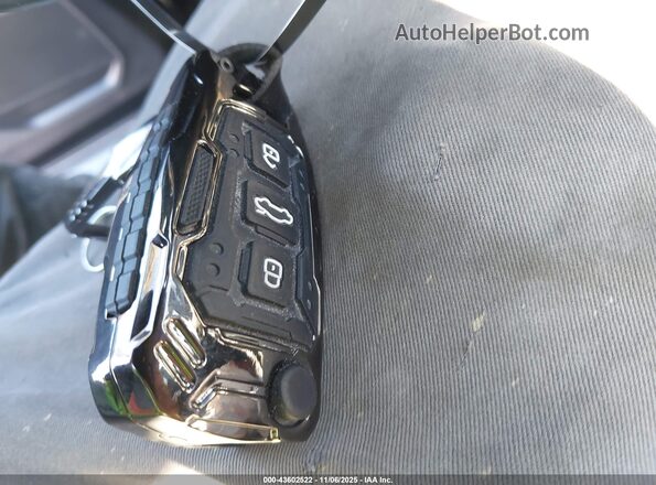 WA1AECF34L1040227 2020 AUDI Q3 Black Dashboard view