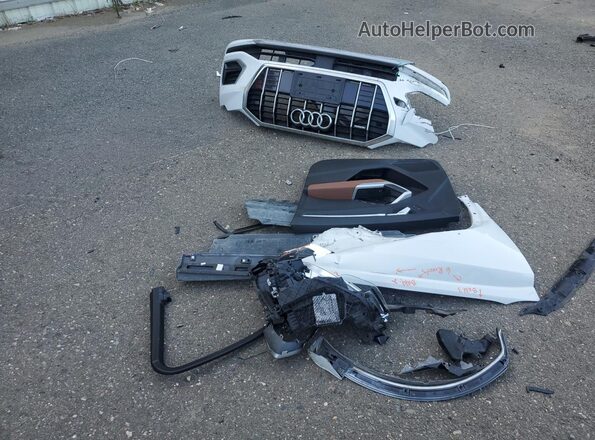 WA1AECF35K1079696 2019 AUDI Q3 White 