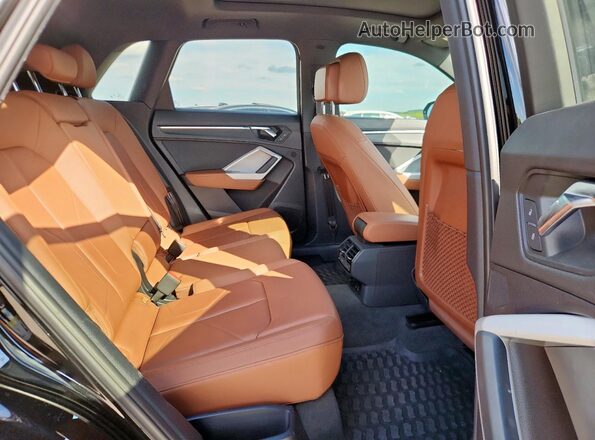 WA1AECF35L1122046 2020 AUDI Q3 Black Vista interior trasera