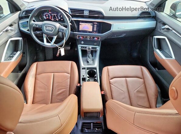 WA1AECF35L1122046 2020 AUDI Q3 Black Vista del salpicadero