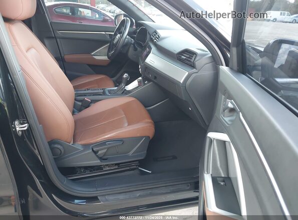WA1AECF37K1086469 2019 AUDI Q3 Черный Вид салона спереди