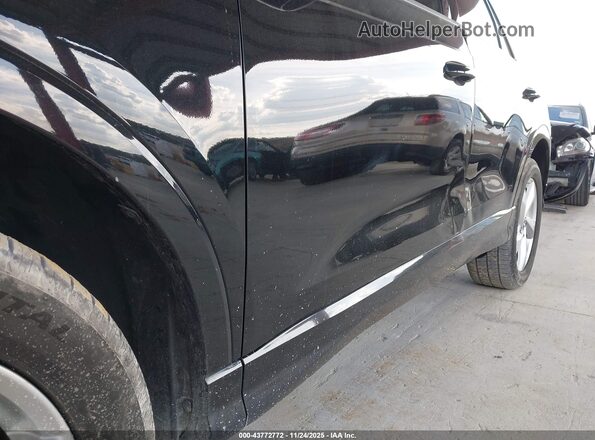 WA1AECF37K1086469 2019 AUDI Q3 Черный Вид спереди
