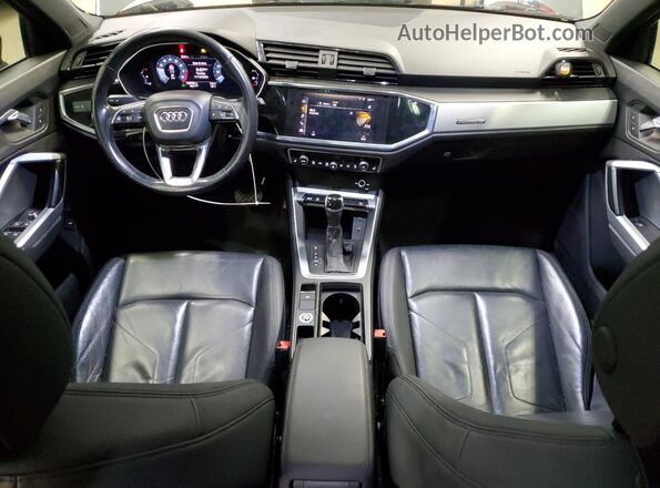 WA1AECF39K1077031 2019 AUDI Q3 Gray Առջևի վահանակի տեսք