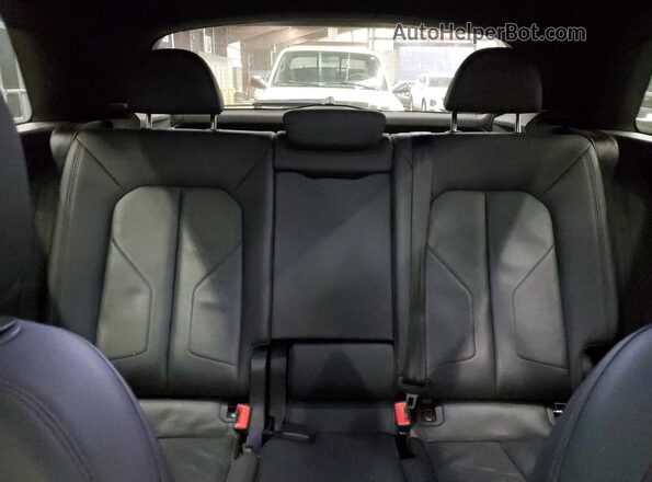 WA1AECF39K1077031 2019 AUDI Q3 Gray Հետևի նստատեղերի տեսք