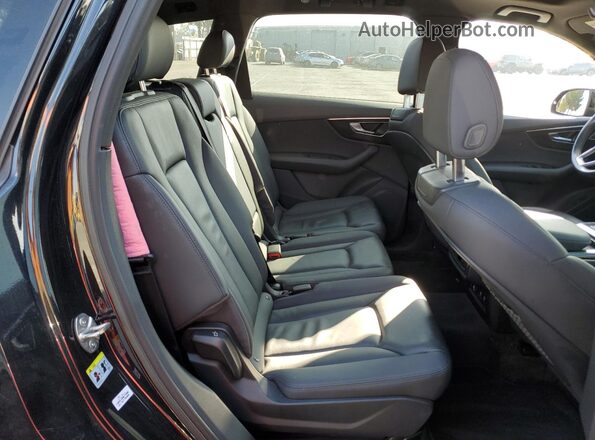 WA1AJAF77MD033968 2021 AUDI Q7 Black Вид задньої частини салону