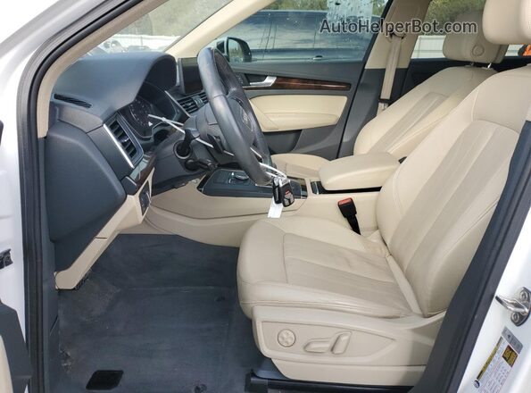 WA1ANAFY0L2020180 2020 AUDI Q5 White Widok wnętrza z przodu