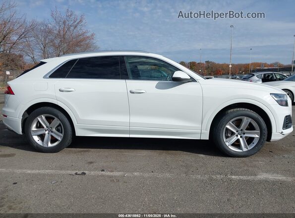 WA1AVAF19KD016764 2019 AUDI Q8 White უკანა სალონის ხედი