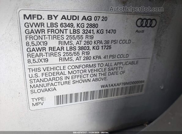 WA1AXAF79MD000064 2021 AUDI Q7 Silver Widok komory silnika