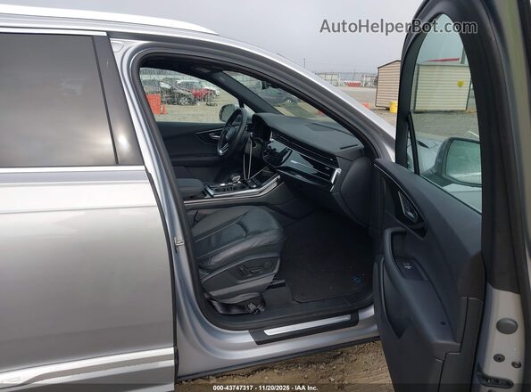WA1AXAF79MD000064 2021 AUDI Q7 Silver Widok wnętrza z przodu