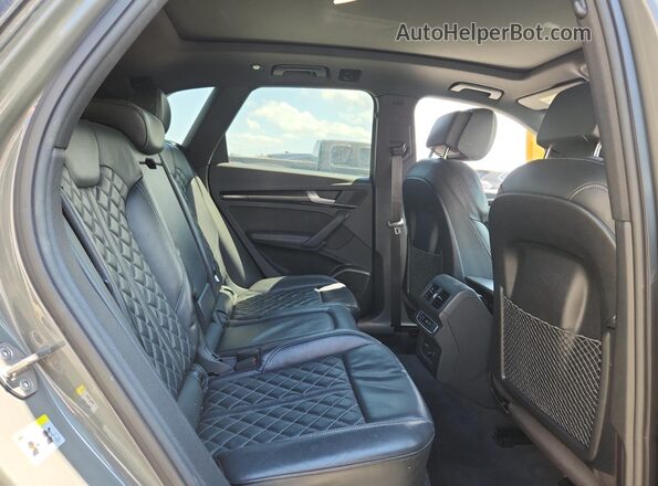 WA1B4AFY2P2082001 2023 AUDI SQ5 Gray უკანა სალონის ხედი