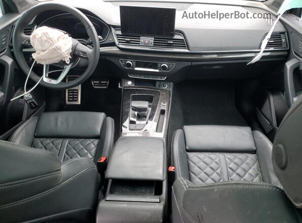 WA1B4AFY2S2023913 2025 AUDI SQ5 Black Vista del salpicadero