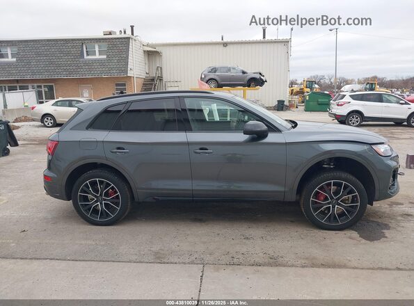 WA1B4AFY2S2054840 2025 AUDI SQ5 Gray Widok wnętrza z tyłu