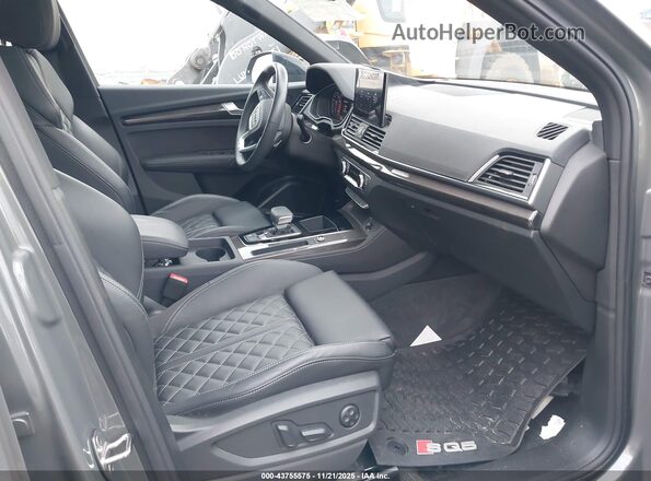 WA1B4AFY4R2088613 2024 AUDI SQ5 Gray Front interior view