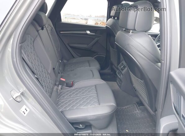 WA1B4AFY4R2088613 2024 AUDI SQ5 Gray VIN sticker view