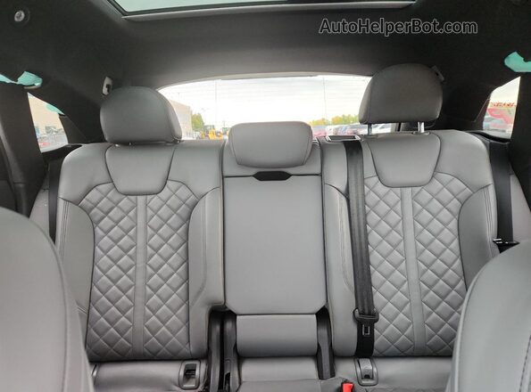 WA1B4AFY7K2021252 2019 AUDI SQ5 Gray Rear seats view