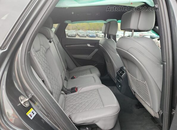 WA1B4AFY7K2021252 2019 AUDI SQ5 Gray Rear interior view