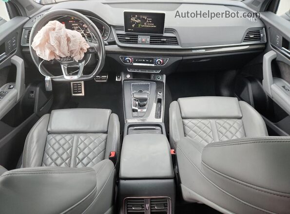 WA1B4AFY7K2021252 2019 AUDI SQ5 Gray Dashboard view