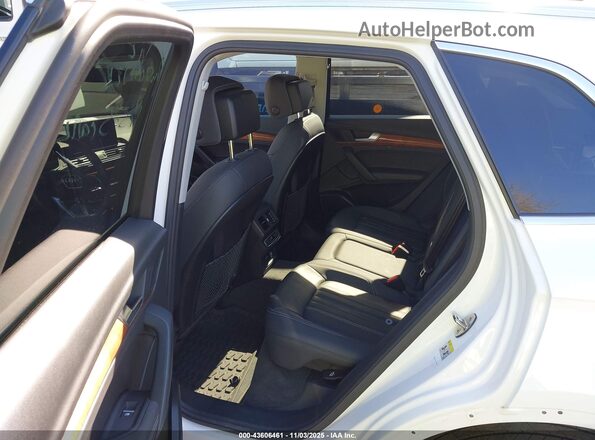 WA1BAAFY3M2132182 2021 AUDI Q5 White 
