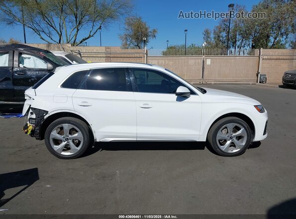 WA1BAAFY3M2132182 2021 AUDI Q5 White 