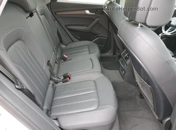 WA1BAAFY5M2018443 2021 AUDI Q5 White Widok wnętrza z tyłu