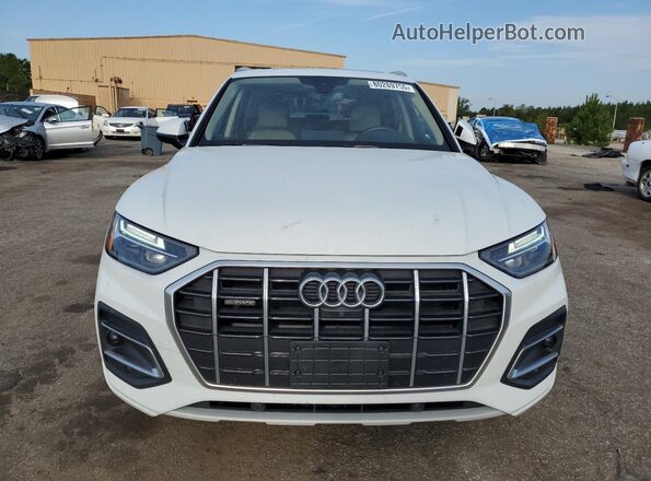 WA1BAAFY6M2022985 2021 AUDI Q5 White Front view