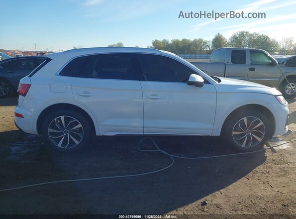 WA1BAAFY9M2017506 2021 AUDI Q5 White Вид задньої частини салону