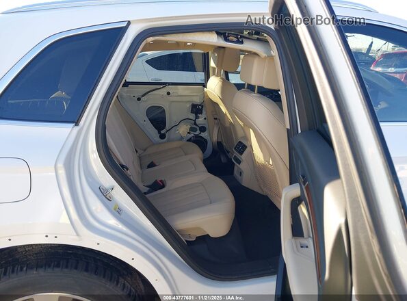 WA1BBAFY2N2122211 2022 AUDI Q5 White Vista de la etiqueta del VIN