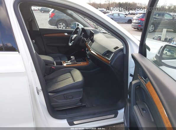 WA1BBAFY4N2126342 2022 AUDI Q5 White Սալոնի դիմացի տեսք