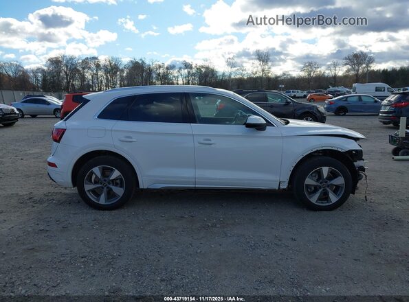WA1BBAFY4N2126342 2022 AUDI Q5 White Սալոնի հետևի տեսք