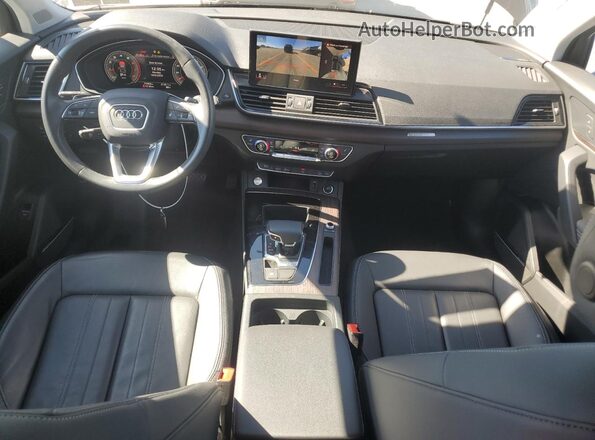 WA1BBAFY5R2022318 2024 AUDI Q5 Black Vista del salpicadero