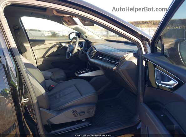 WA1BCBFZ1PP024708 2023 AUDI Q4 Черный Вид салона спереди