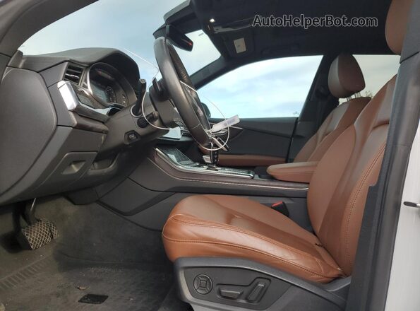 WA1BVAF1XLD000613 2020 AUDI Q8 White წინა სალონის ხედი
