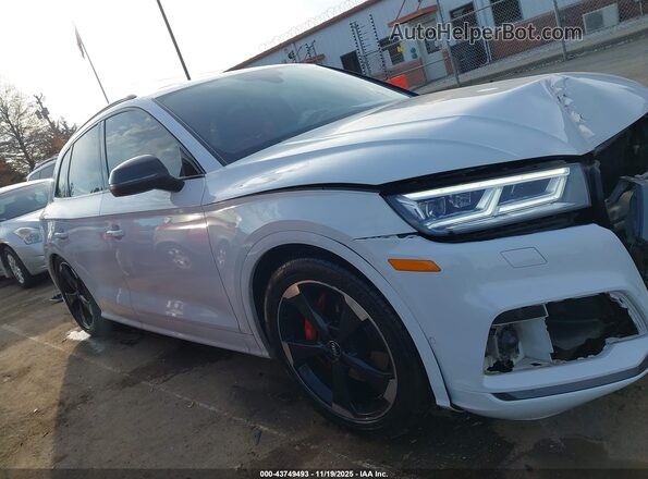 WA1C4AFY9K2005199 2019 AUDI SQ5 White Widok wnętrza z tyłu
