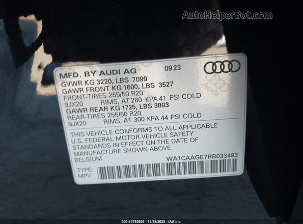 WA1CAAGE7RB033493 2024 AUDI Q8 E-TRON Black Widok komory silnika