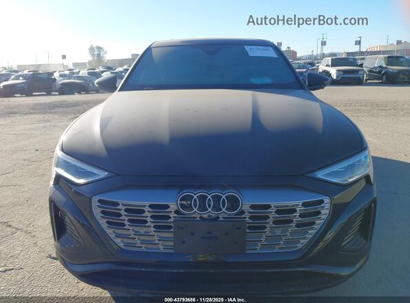 WA1CAAGE7RB033493 2024 AUDI Q8 E-TRON Black Widok wnętrza z tyłu
