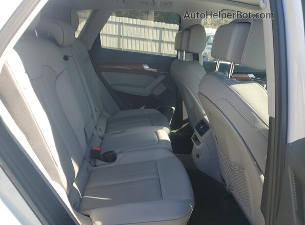 WA1CABFY6M2008949 2021 AUDI Q5 White უკანა სალონის ხედი