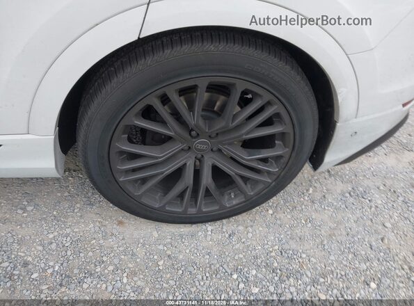 WA1CWBF19SD015691 2025 AUDI SQ8 White ხელსაწყოთა პანელის ხედი