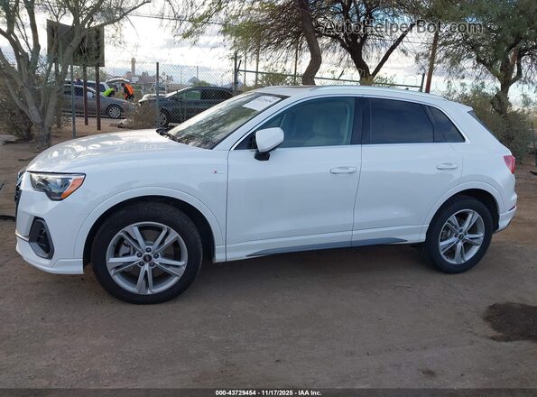 WA1DECF30N1007855 2022 AUDI Q3 White 