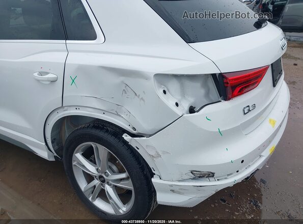 WA1DECF30R1124289 2024 AUDI Q3 White Front view